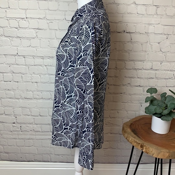 Crown & Ivy Button Down Blouse - Picture 6 of 13